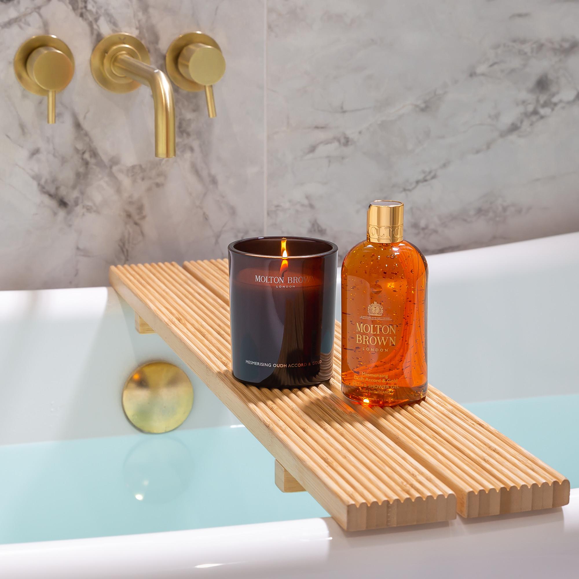 Molton Brown Mesmerising Oudh Accord & Gold Signature Candle